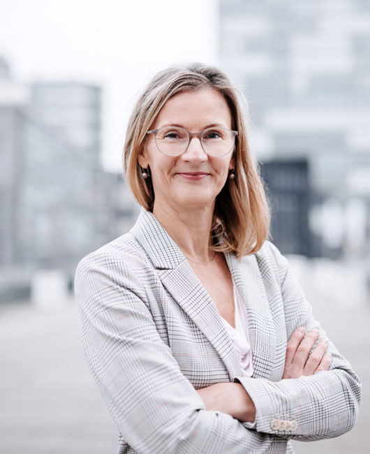 Karin Walker - Image      fab fa-instagramfab fa-linkedin  Karin Walker - Konferenzdolmetscherin M.A. PgDip